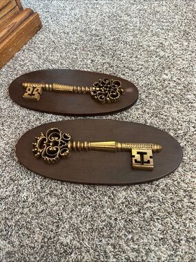 Vintage Ornate Gold Key Wall Plaque Set - Decorative Home Wall Decor